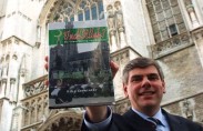filip-dewinter2 Dewinter with the cover of his book Insha'Allah